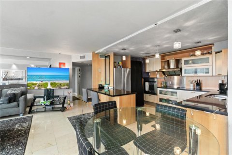 Купить кондоминиум в Майами, Флорида 2 спальни, 105.91м2, № 2090782 - фото 8