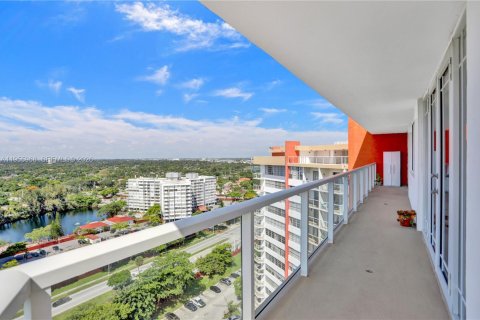 Купить кондоминиум в Майами, Флорида 2 спальни, 105.91м2, № 2090782 - фото 3