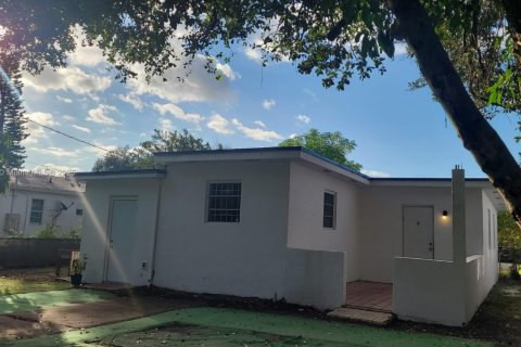 Casa en venta en Miami, Florida, 4 dormitorios, 167.69 m2 № 1953290 - foto 6