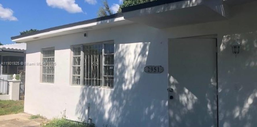 House in Miami, Florida 4 bedrooms, 167.69 sq.m. № 1953290