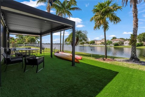 Villa ou maison à Miramar, Floride 4 chambres, 229.38 m2 № 2431298