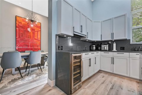 Villa ou maison à vendre à Miramar, Floride: 4 chambres, 229.38 m2 № 2431298 - photo 6