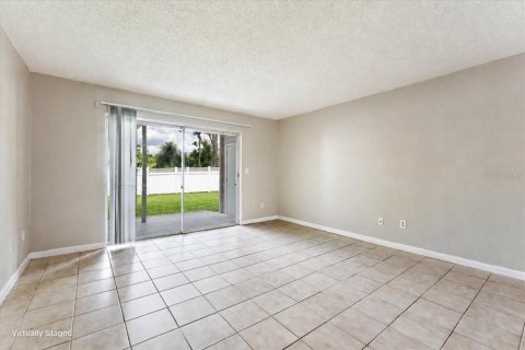 Condo in Tampa, Florida, 4 bedrooms № 2198018 - photo 4