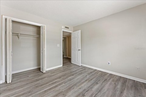 Condo in Tampa, Florida, 4 bedrooms № 2198018 - photo 21