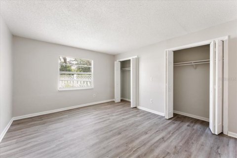 Condo in Tampa, Florida, 4 bedrooms № 2198018 - photo 14