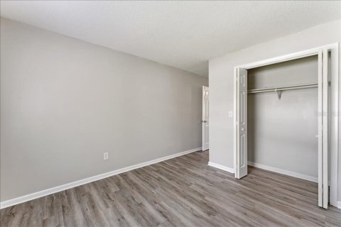 Condo in Tampa, Florida, 4 bedrooms № 2198018 - photo 13