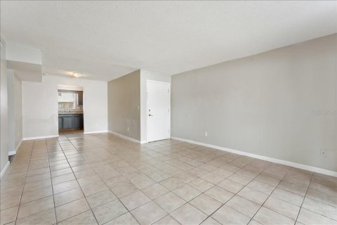 Condo in Tampa, Florida, 4 bedrooms № 2198018 - photo 6