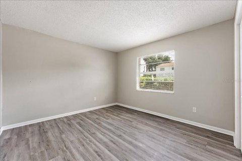 Condo in Tampa, Florida, 4 bedrooms № 2198018 - photo 18