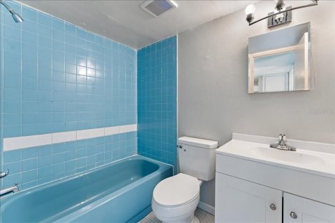 Condo in Tampa, Florida, 4 bedrooms № 2198018 - photo 17