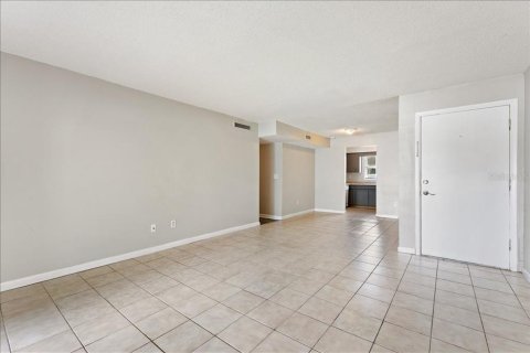 Condo in Tampa, Florida, 4 bedrooms № 2198018 - photo 7