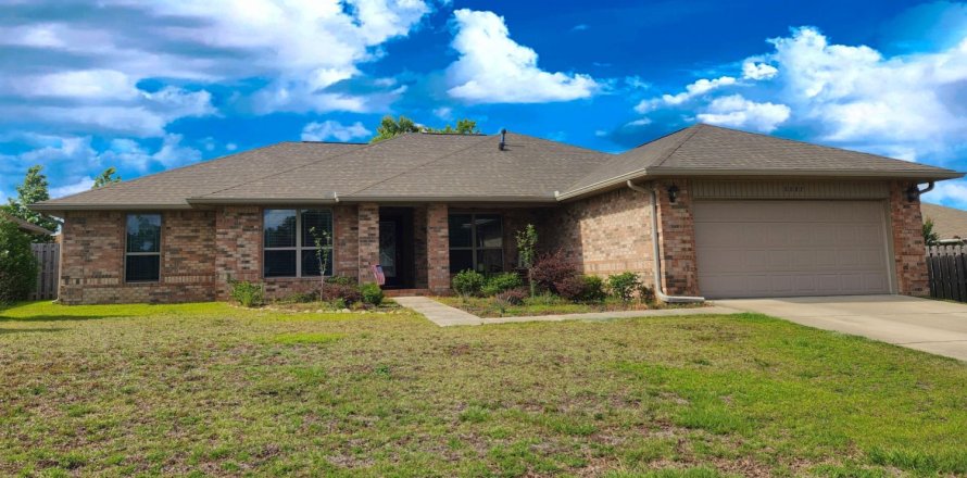 House in Milton, Florida 4 bedrooms, 208.66 sq.m. № 562149