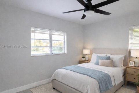 House in Miami, Florida 3 bedrooms, 139.35 sq.m. № 2068046 - photo 3