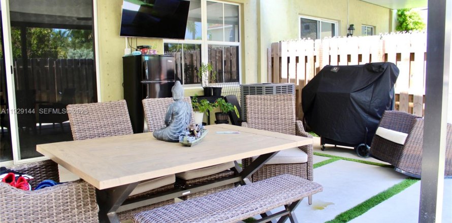 Villa ou maison à Homestead, Floride 4 chambres, 172.43 m2 № 1987545