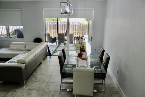 Villa ou maison à vendre à Homestead, Floride: 4 chambres, 172.43 m2 № 1987545 - photo 7