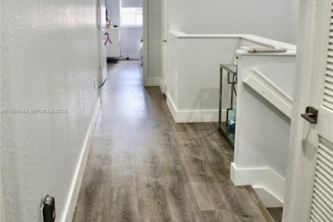 Villa ou maison à vendre à Homestead, Floride: 4 chambres, 172.43 m2 № 1987545 - photo 4