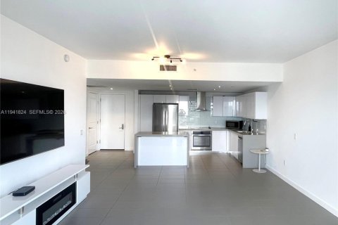 Condominio en alquiler en Miami, Florida, 1 dormitorio, 70.05 m2 № 1998973 - foto 11
