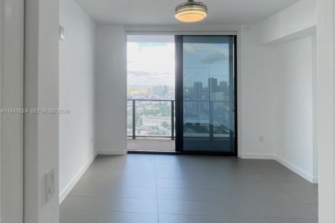 Condominio en alquiler en Miami, Florida, 1 dormitorio, 70.05 m2 № 1998973 - foto 8