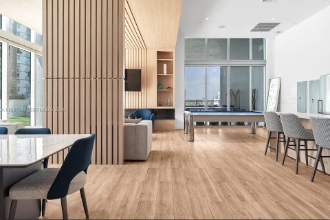 Condominio en alquiler en Miami, Florida, 1 dormitorio, 78.6 m2 № 1995213 - foto 25