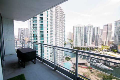 Condominio en alquiler en Miami, Florida, 1 dormitorio, 78.6 m2 № 1995213 - foto 7