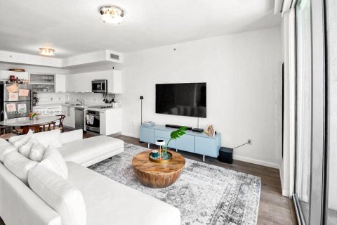 Condominio en Miami, Florida, 1 dormitorio № 1995213