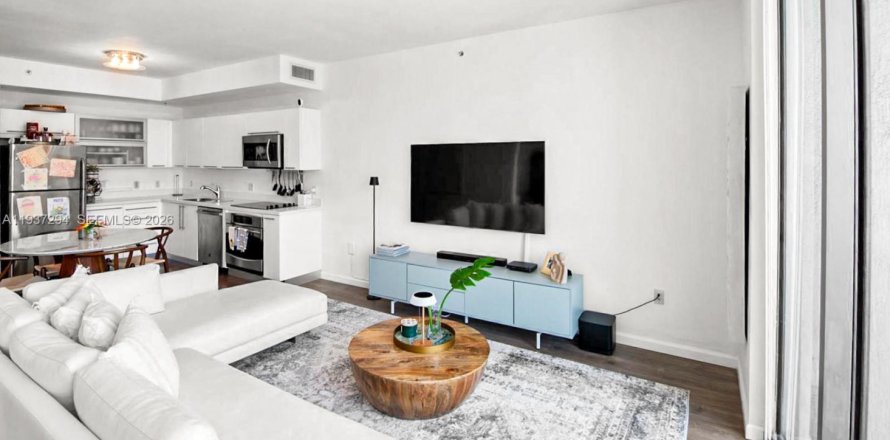 Condominio en Miami, Florida, 1 dormitorio  № 1995213