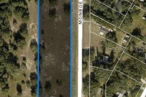Commercial property in Astatula, Florida № 2298540