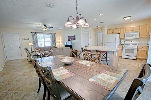 Casa en alquiler en The Villages, Florida, 3 dormitorios, 129.32 m2 № 1837138 - foto 5