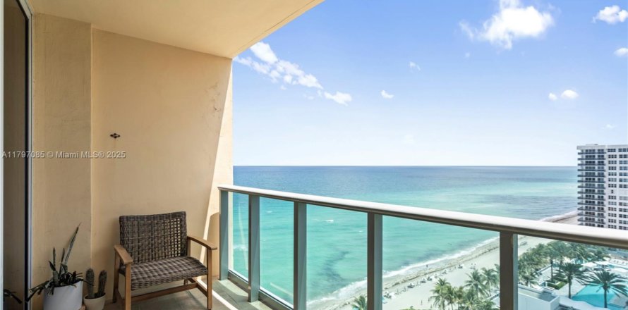 Condo in Hollywood, Florida, 1 bedroom  № 1715078