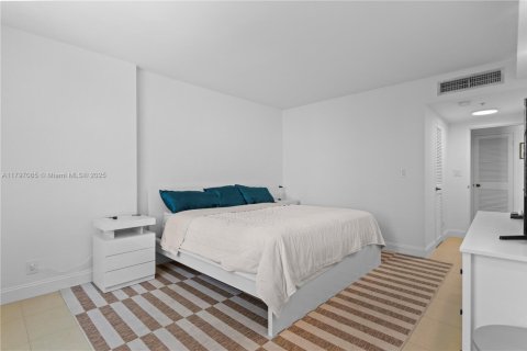 Condo in Hollywood, Florida, 1 bedroom  № 1715078 - photo 15