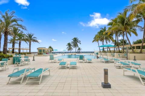 Condo in Hollywood, Florida, 1 bedroom  № 1715078 - photo 29