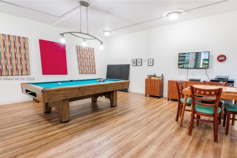 Condo in Miami Beach, Florida, 2 bedrooms  № 1936864 - photo 27