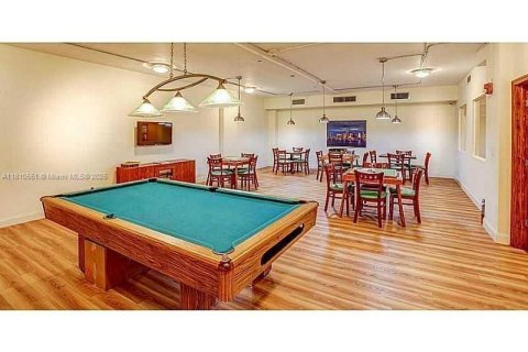 Condo in Miami Beach, Florida, 2 bedrooms  № 1936864 - photo 26