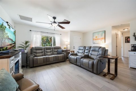 Villa ou maison à vendre à Punta Gorda, Floride: 2 chambres, 93.27 m2 № 2129244 - photo 9