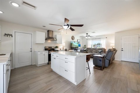 Villa ou maison à vendre à Punta Gorda, Floride: 2 chambres, 93.27 m2 № 2129244 - photo 17
