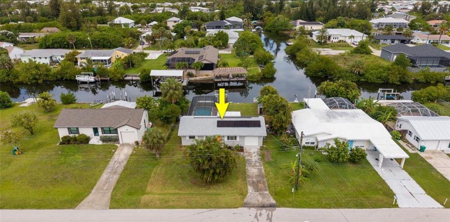 Villa ou maison à Punta Gorda, Floride 2 chambres, 93.27 m2 № 2129244