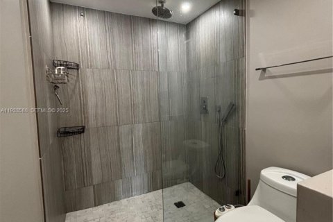 Снять в аренду кондоминиум в Майами, Флорида 2 спальни, 91.97м2, № 1991988 - фото 16