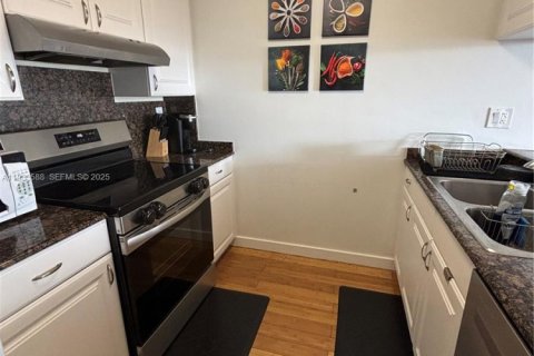 Снять в аренду кондоминиум в Майами, Флорида 2 спальни, 91.97м2, № 1991988 - фото 6