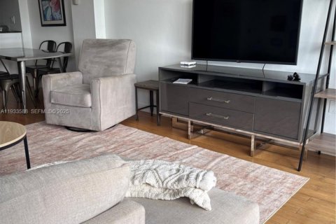 Снять в аренду кондоминиум в Майами, Флорида 2 спальни, 91.97м2, № 1991988 - фото 3