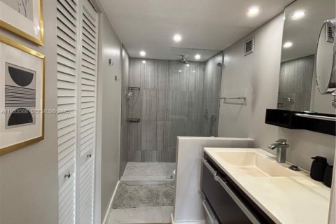 Снять в аренду кондоминиум в Майами, Флорида 2 спальни, 91.97м2, № 1991988 - фото 15