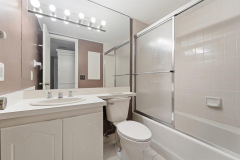 Condominio en venta en Fort Lauderdale, Florida, 2 dormitorios, 138.98 m2 № 2272501 - foto 16