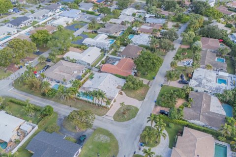 Купить виллу или дом в Форт-Лодердейл, Флорида 4 спальни, 200.76м2, № 1989396 - фото 9