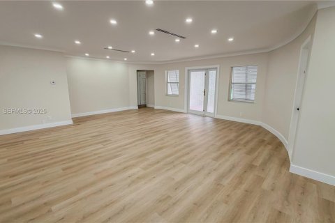 Купить виллу или дом в Форт-Лодердейл, Флорида 4 спальни, 200.76м2, № 1989396 - фото 17