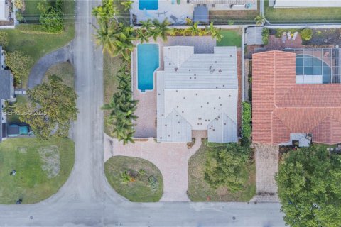 Купить виллу или дом в Форт-Лодердейл, Флорида 4 спальни, 200.76м2, № 1989396 - фото 8