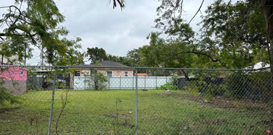 Immobilier commercial à Miami, Floride № 1985462