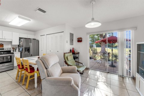 Touwnhouse à vendre à Miami, Floride: 3 chambres, 152.17 m2 № 1864183 - photo 11