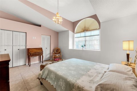Touwnhouse à vendre à Miami, Floride: 3 chambres, 152.17 m2 № 1864183 - photo 17