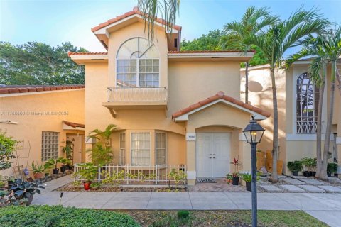 Touwnhouse à vendre à Miami, Floride: 3 chambres, 152.17 m2 № 1864183 - photo 2