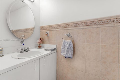 Touwnhouse à vendre à Miami, Floride: 3 chambres, 152.17 m2 № 1864183 - photo 10