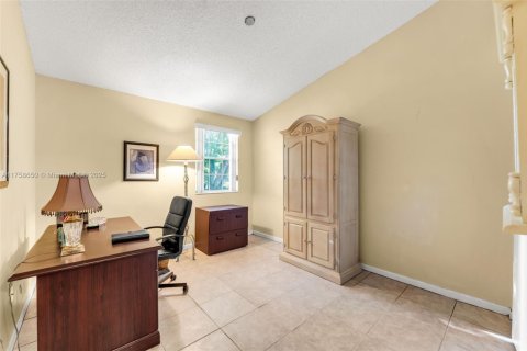 Touwnhouse à vendre à Miami, Floride: 3 chambres, 152.17 m2 № 1864183 - photo 19