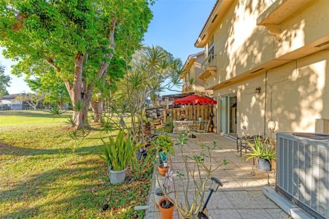 Touwnhouse à vendre à Miami, Floride: 3 chambres, 152.17 m2 № 1864183 - photo 26